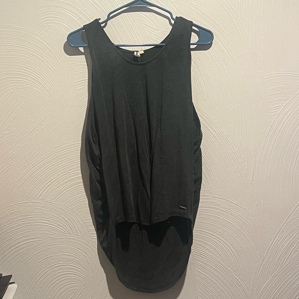 Muscle tee